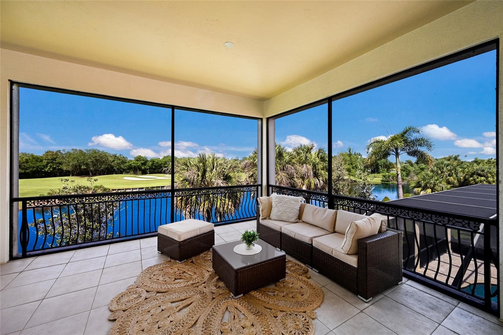 Single Family Residence at 3809 FOUNDERS CLUB DR, SARASOTA, photo 8 of 52