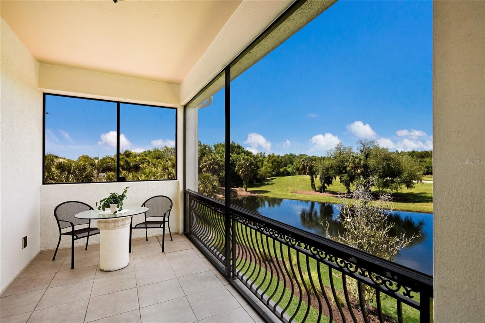 Single Family Residence at 3809 FOUNDERS CLUB DR, SARASOTA, photo 9 of 52