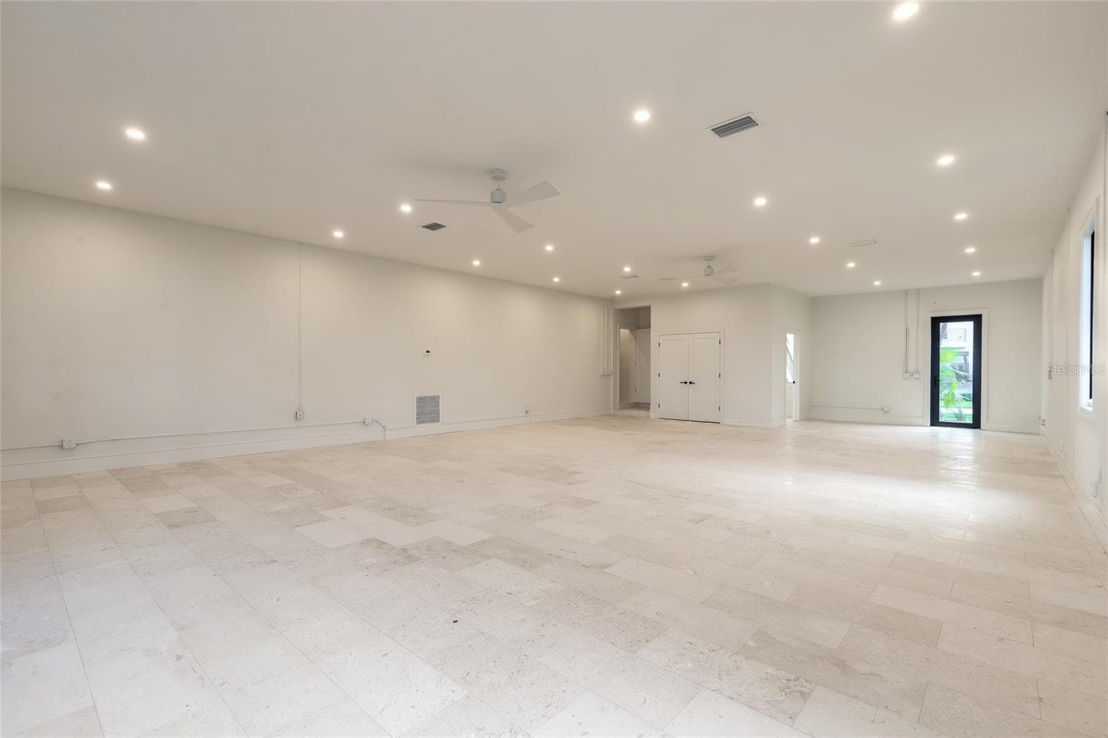 Ground Level Game Room - 4643 VAN KLEECK DR, NEW SMYRNA BEACH