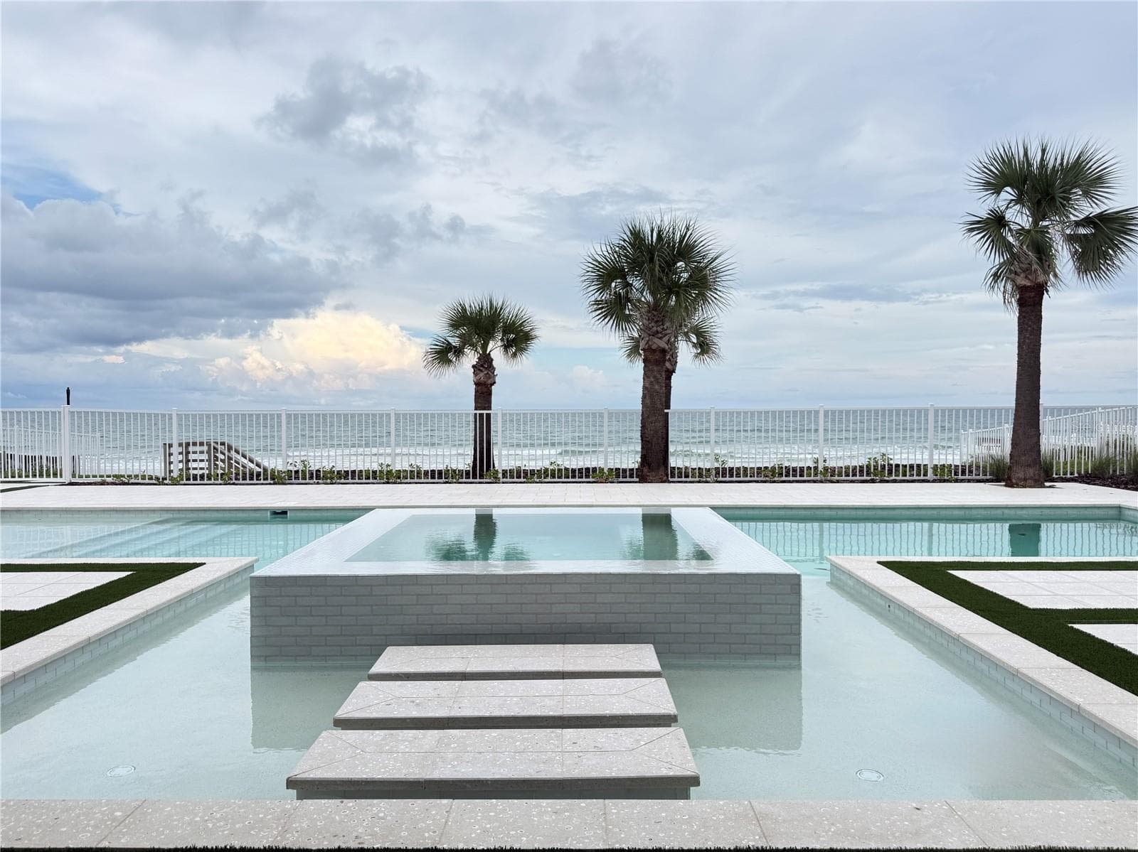 Pool & Spa - 4643 VAN KLEECK DR, NEW SMYRNA BEACH