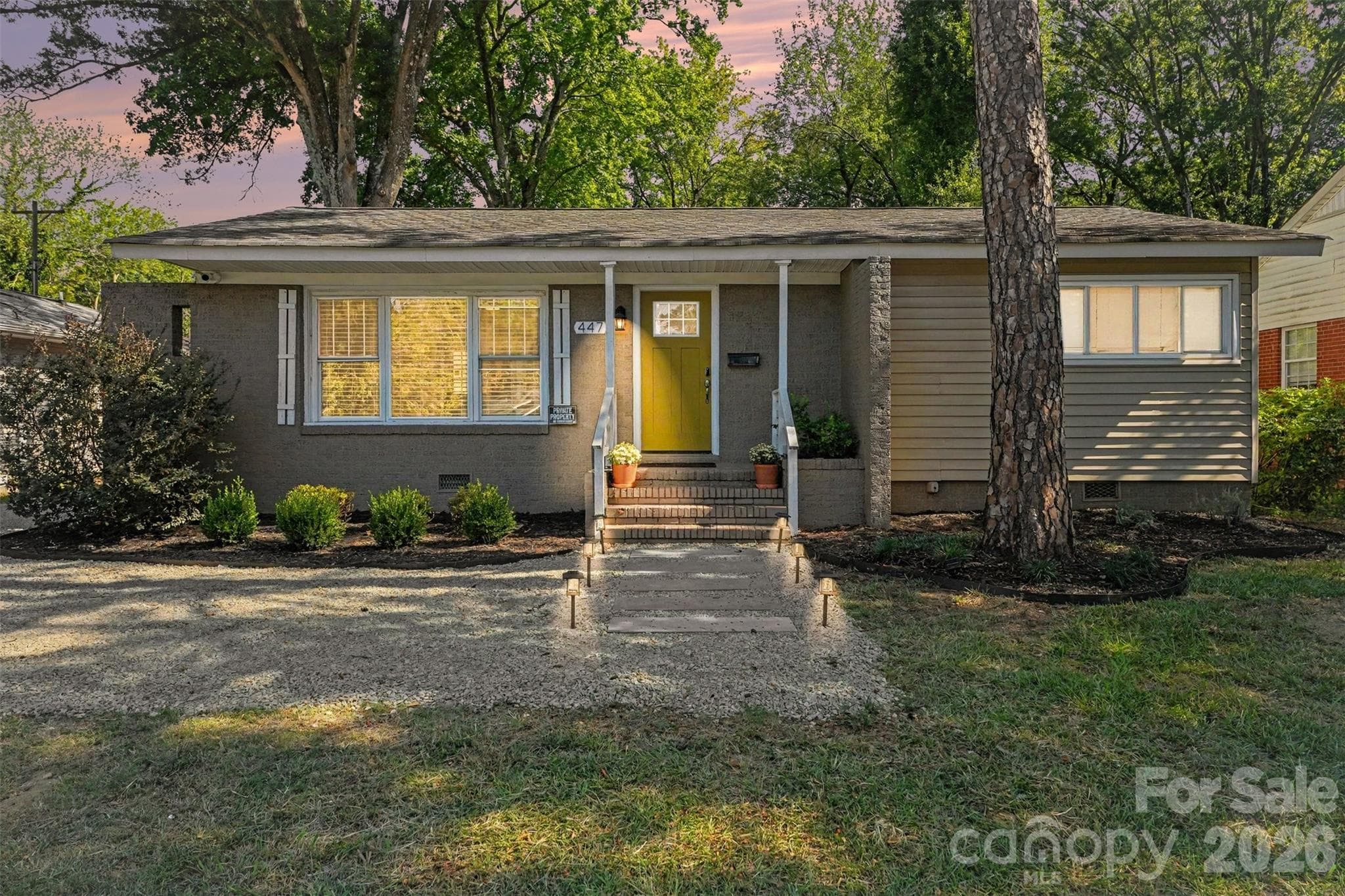 447 E Woodlawn Road