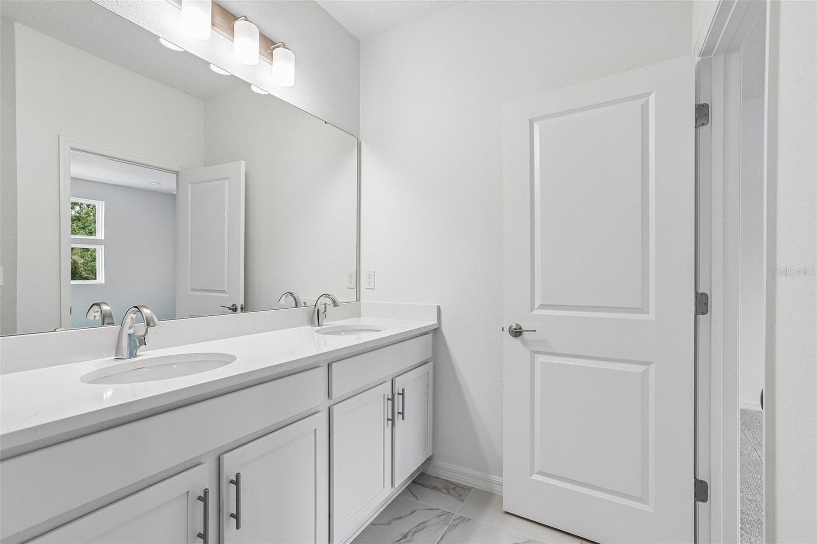 Townhouse at 607 SILVER STREAM CT, BRANDON, photo 30 of 34