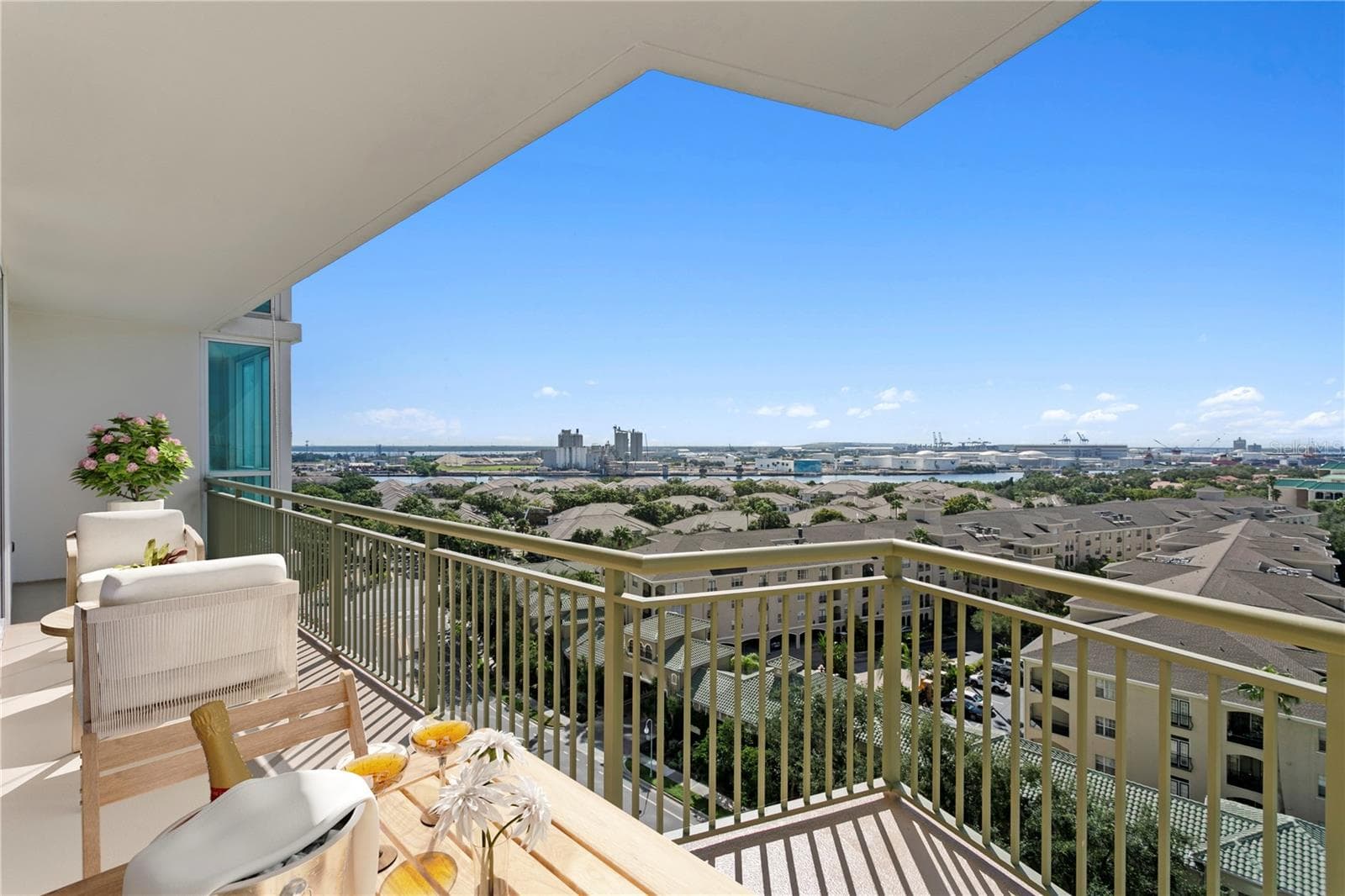 Condominium at 450 KNIGHTS RUN AVE #1004, TAMPA, photo 3 of 60