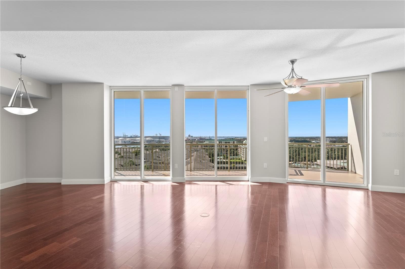 Condominium at 450 KNIGHTS RUN AVE #1004, TAMPA, photo 16 of 60
