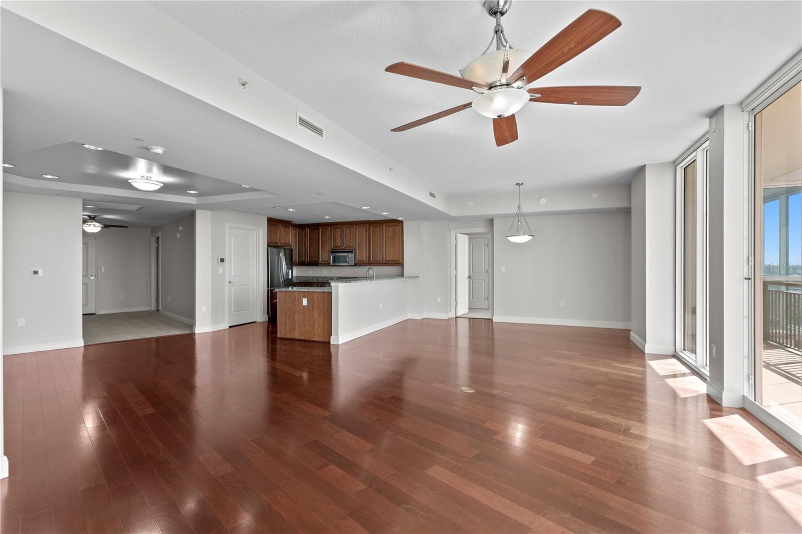 Condominium at 450 KNIGHTS RUN AVE #1004, TAMPA, photo 45 of 60