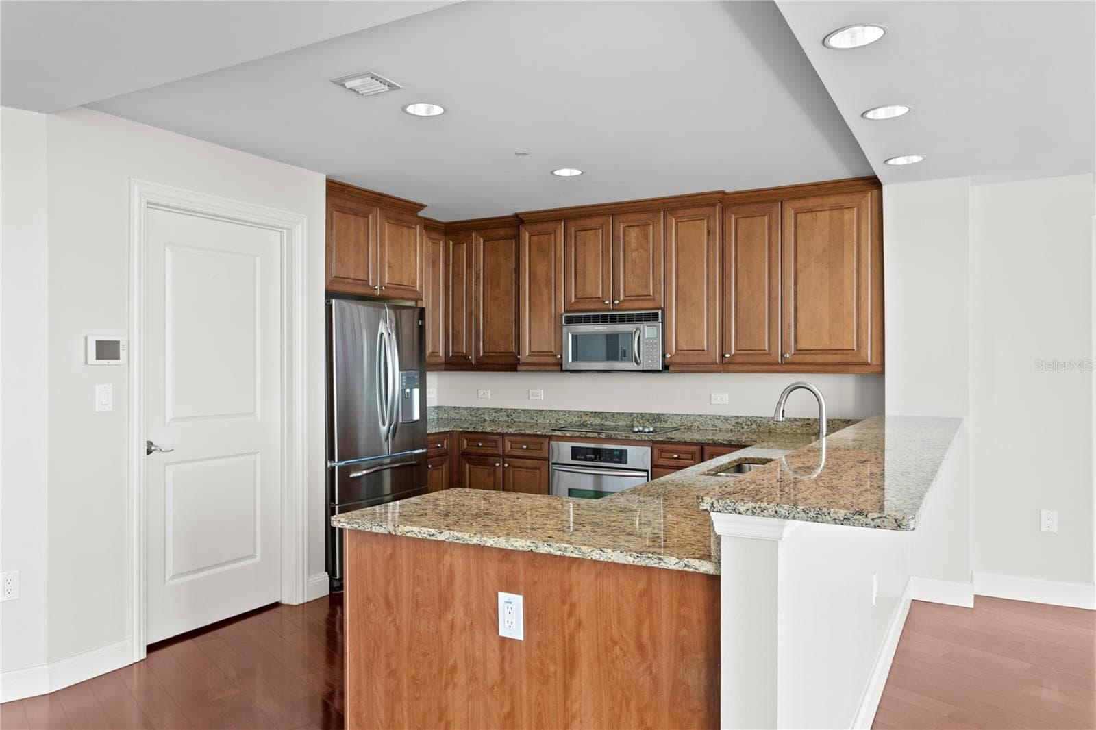 Condominium at 450 KNIGHTS RUN AVE #1004, TAMPA, photo 46 of 60