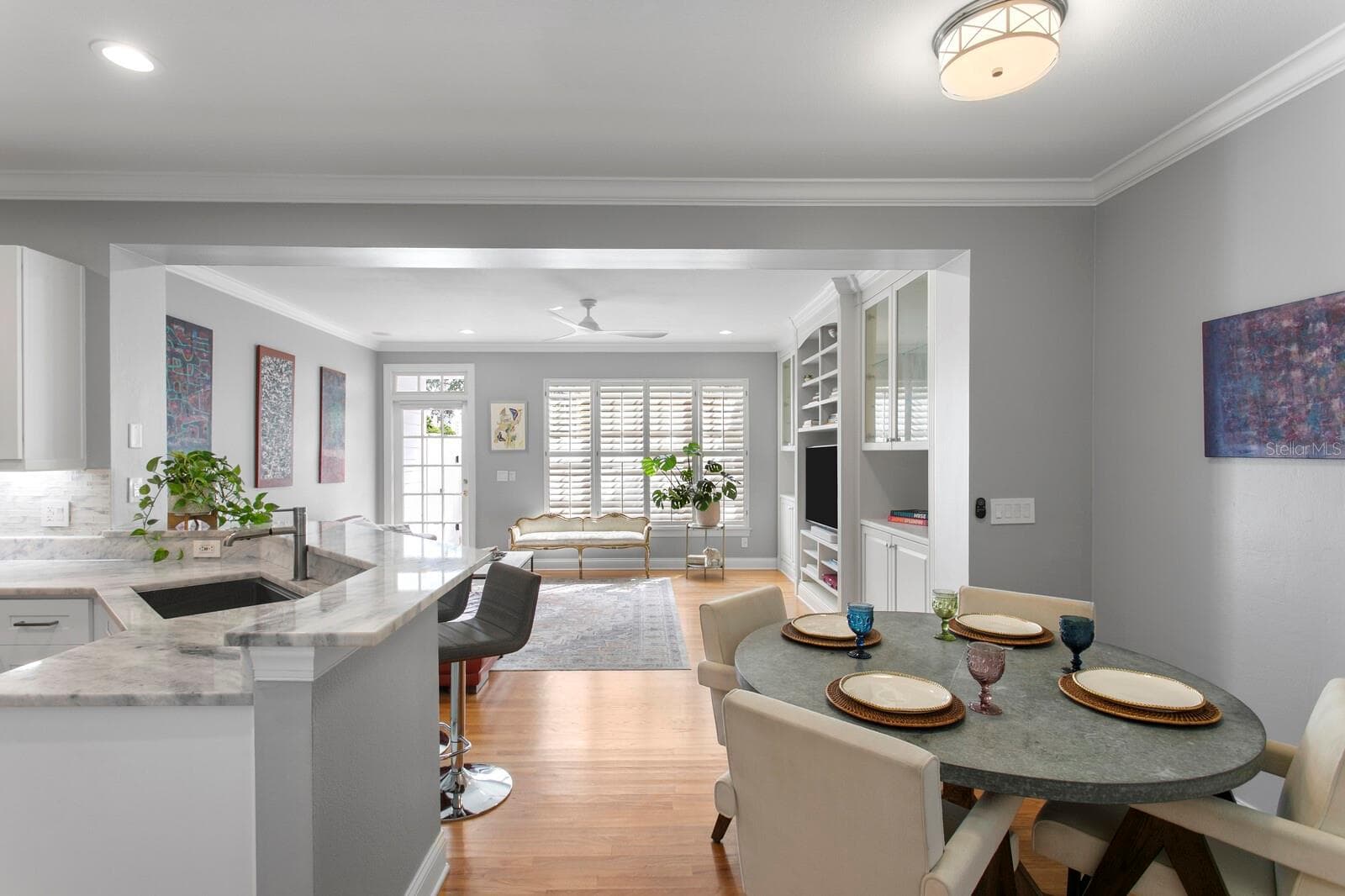 Kitchen/Family Room Combo - 908 HARBOUR BAY DR, TAMPA