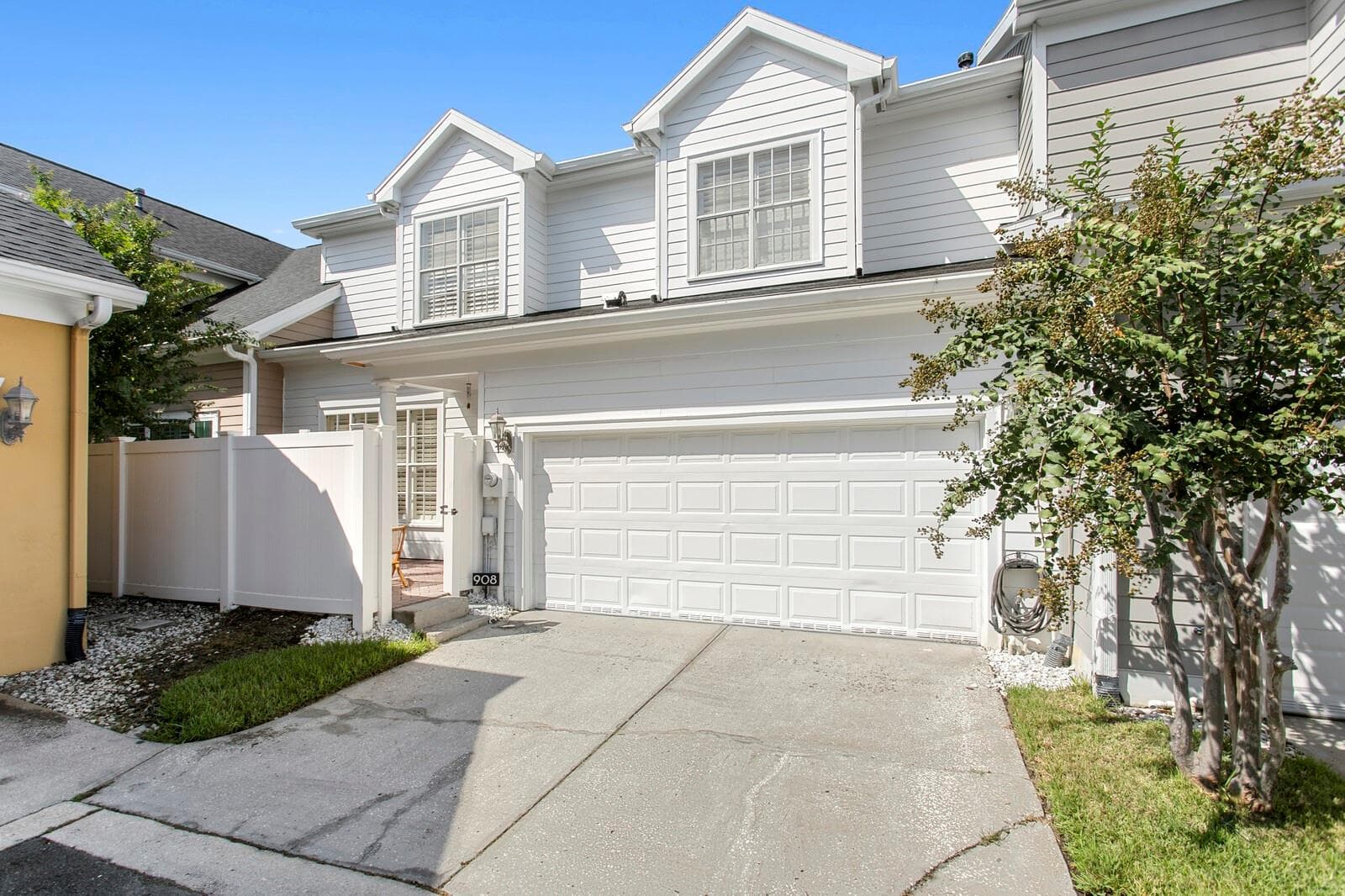 Garage - 908 HARBOUR BAY DR, TAMPA