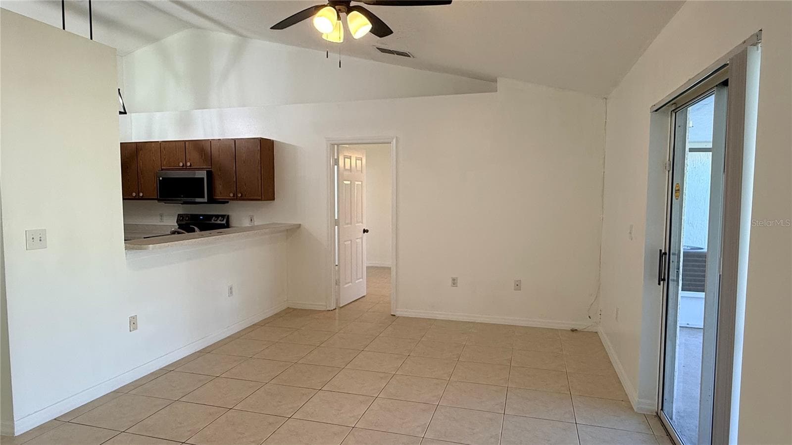 Townhouse at 1175 JADE EAST LN, KISSIMMEE, photo 7 of 37