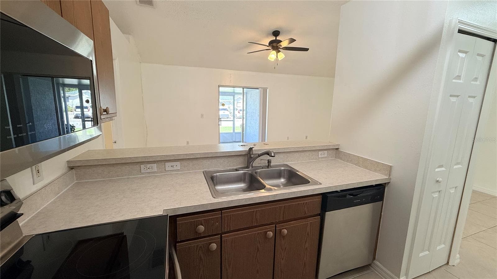 Townhouse at 1175 JADE EAST LN, KISSIMMEE, photo 15 of 37