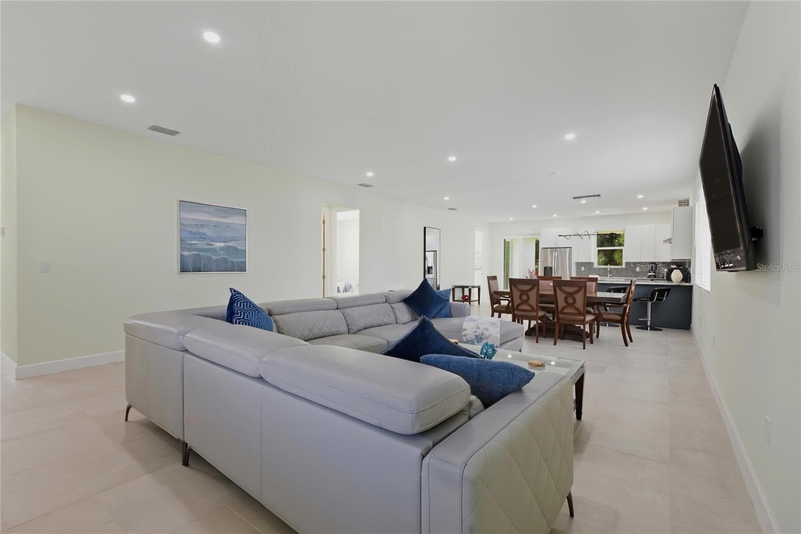 Single Family Residence at 5316 ALTOONA ST, SARASOTA, photo 5 of 39