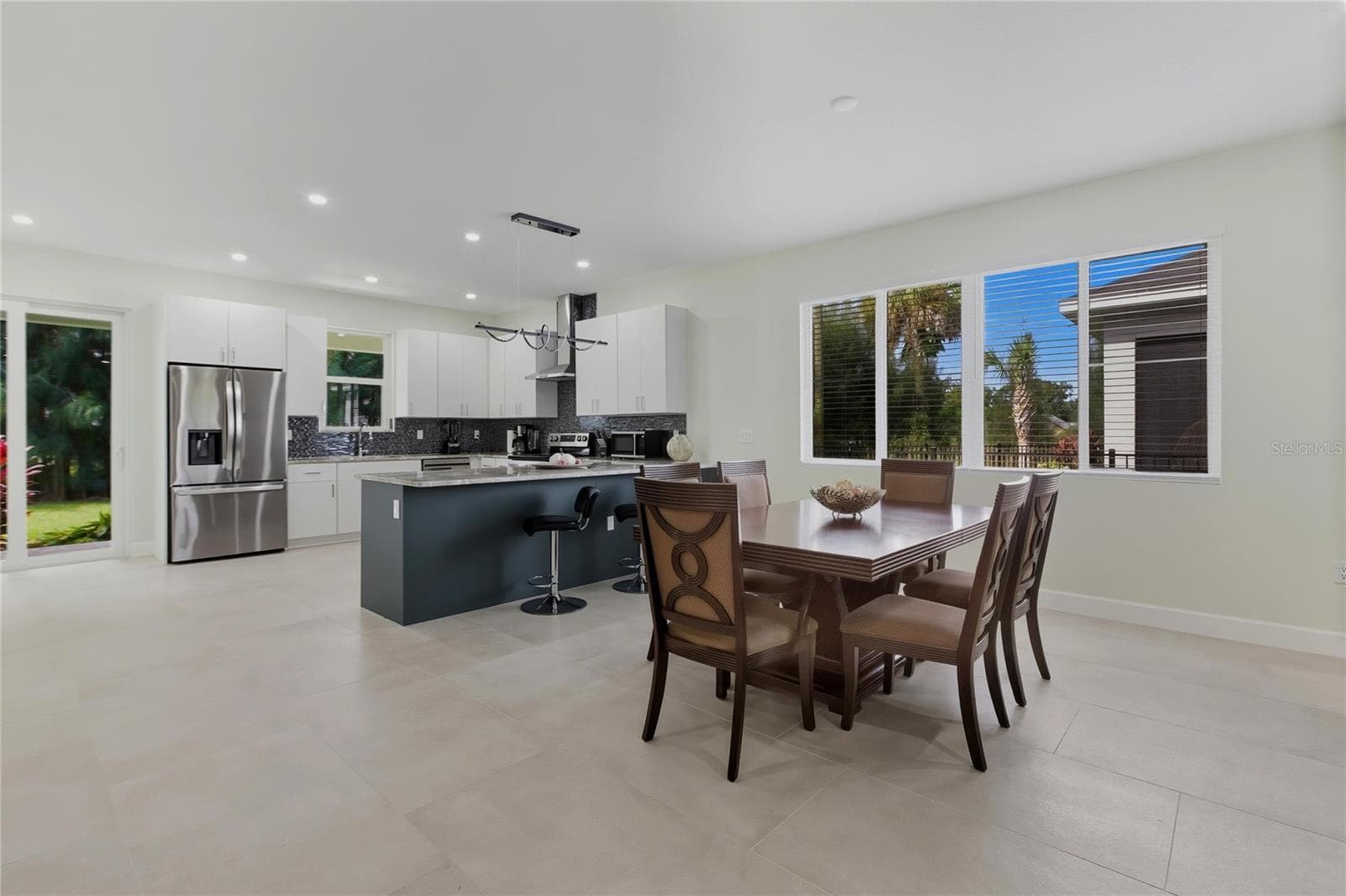 Single Family Residence at 5316 ALTOONA ST, SARASOTA, photo 8 of 39