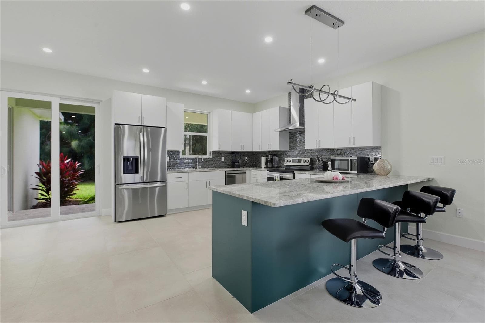 Single Family Residence at 5316 ALTOONA ST, SARASOTA, photo 11 of 39