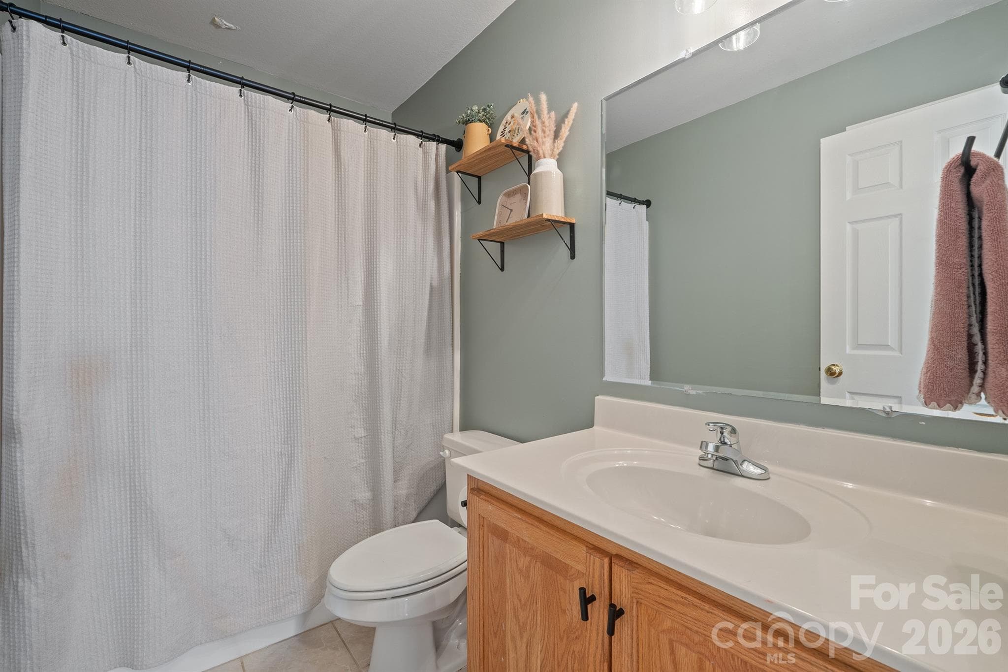 Single Family Residence at 9530 Driftwood Court, Hickory, photo 18 of 47