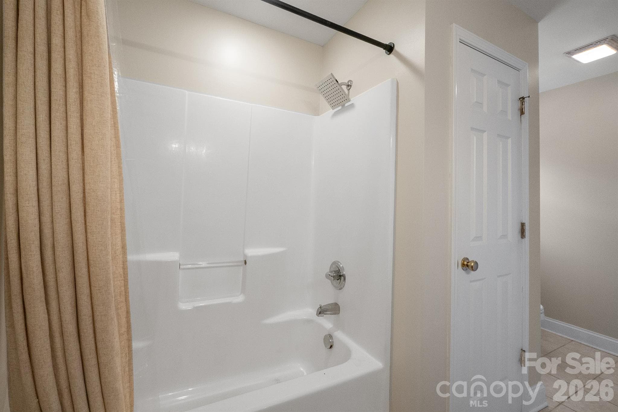 Single Family Residence at 9530 Driftwood Court, Hickory, photo 23 of 47