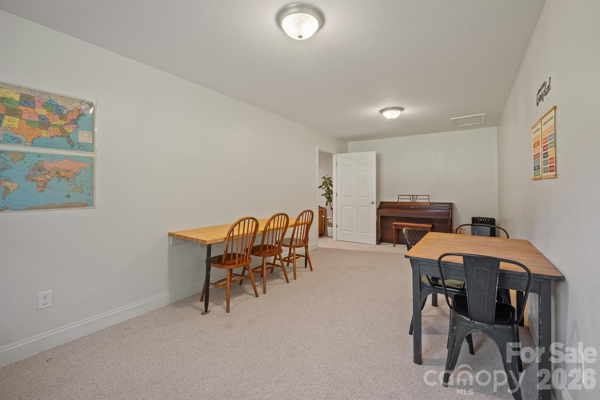 Single Family Residence at 9530 Driftwood Court, Hickory, photo 32 of 47