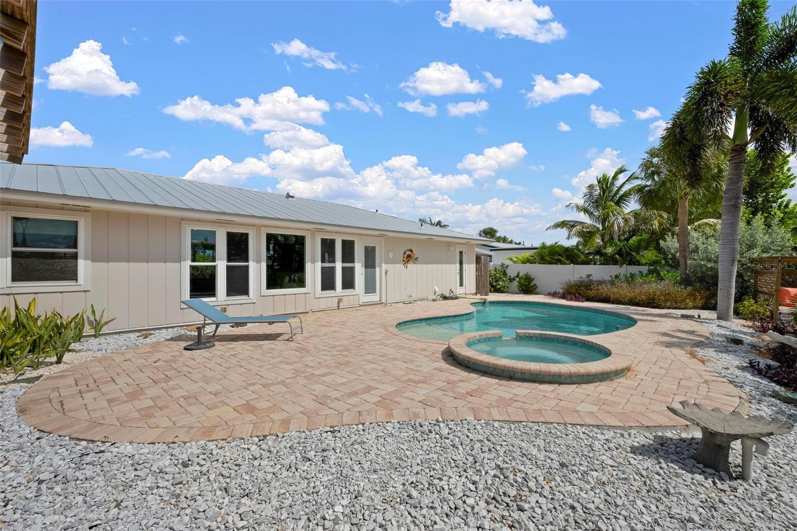 Heated saltwater pool and spa - 503 65TH ST, HOLMES BEACH