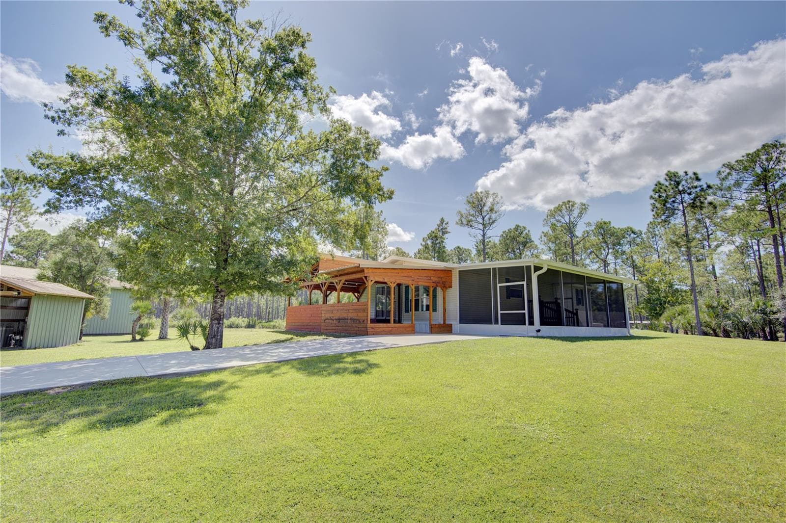 Manufactured Home at 420 SMITH RD, OSTEEN, photo 3 of 77