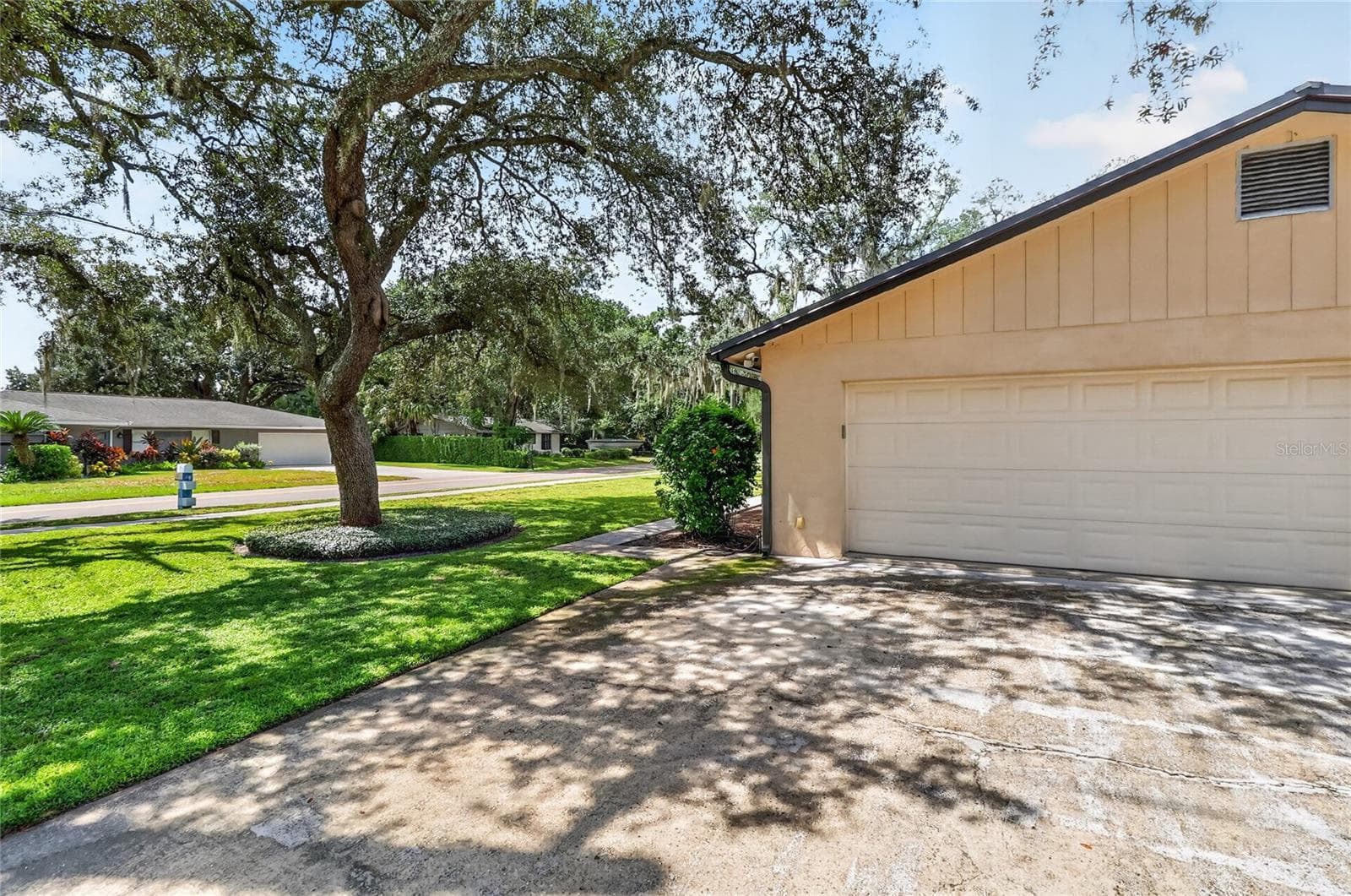 Single Family Residence at 3011 LAKE ELLEN DR, TAMPA, photo 46 of 50