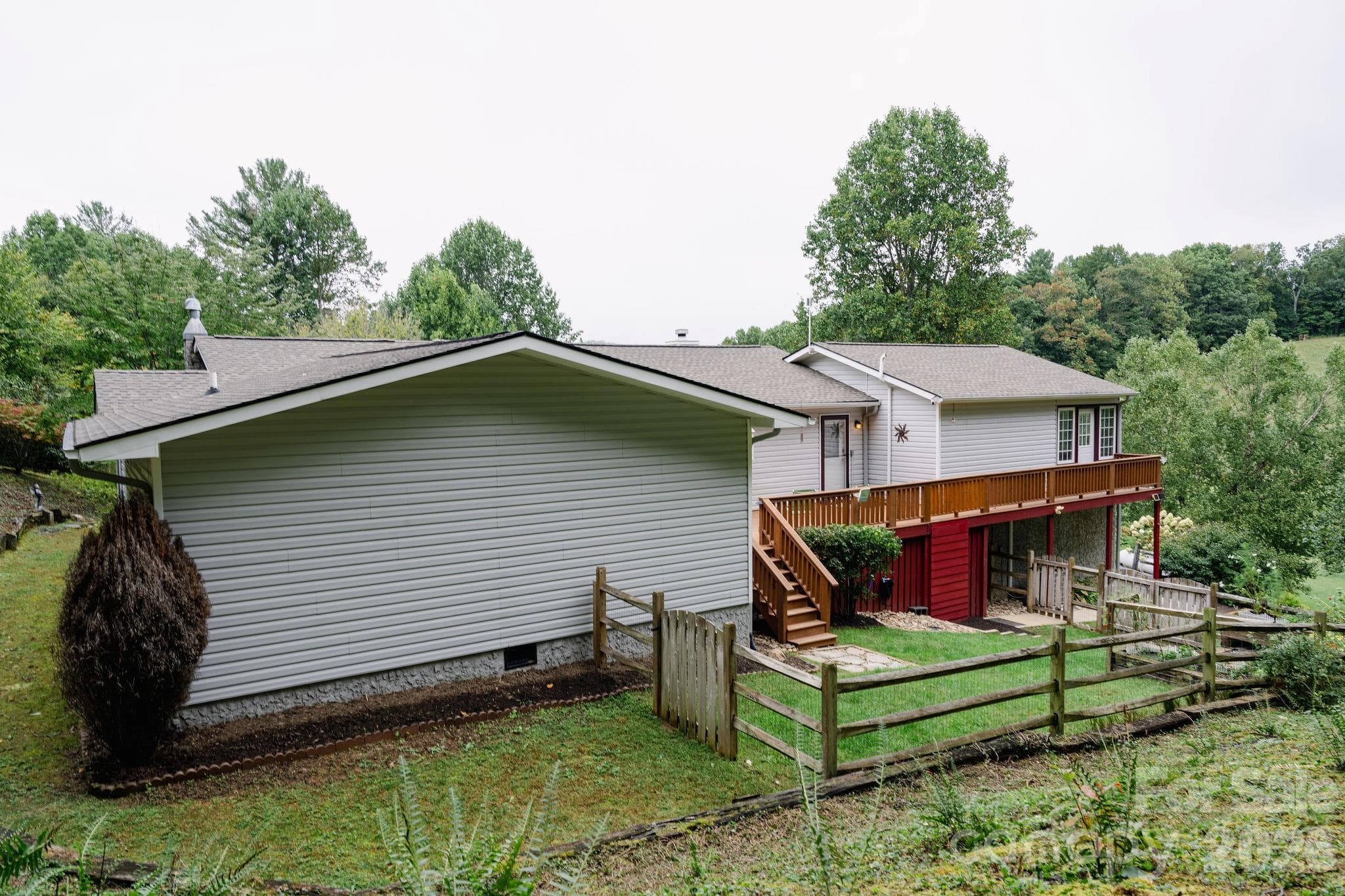 Single Family Residence at 71 Reserve Drive, Burnsville, photo 11 of 47