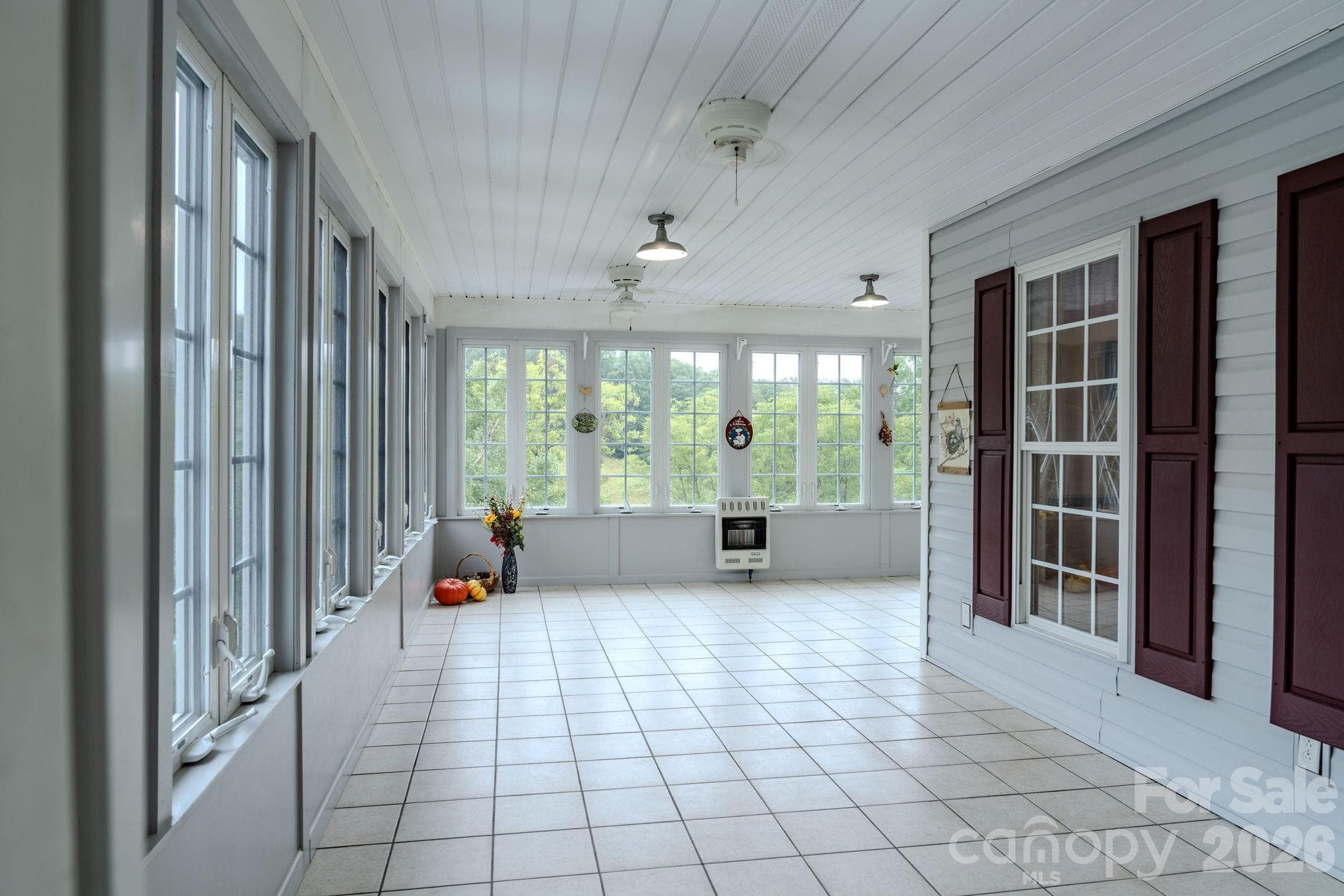 Single Family Residence at 71 Reserve Drive, Burnsville, photo 24 of 47