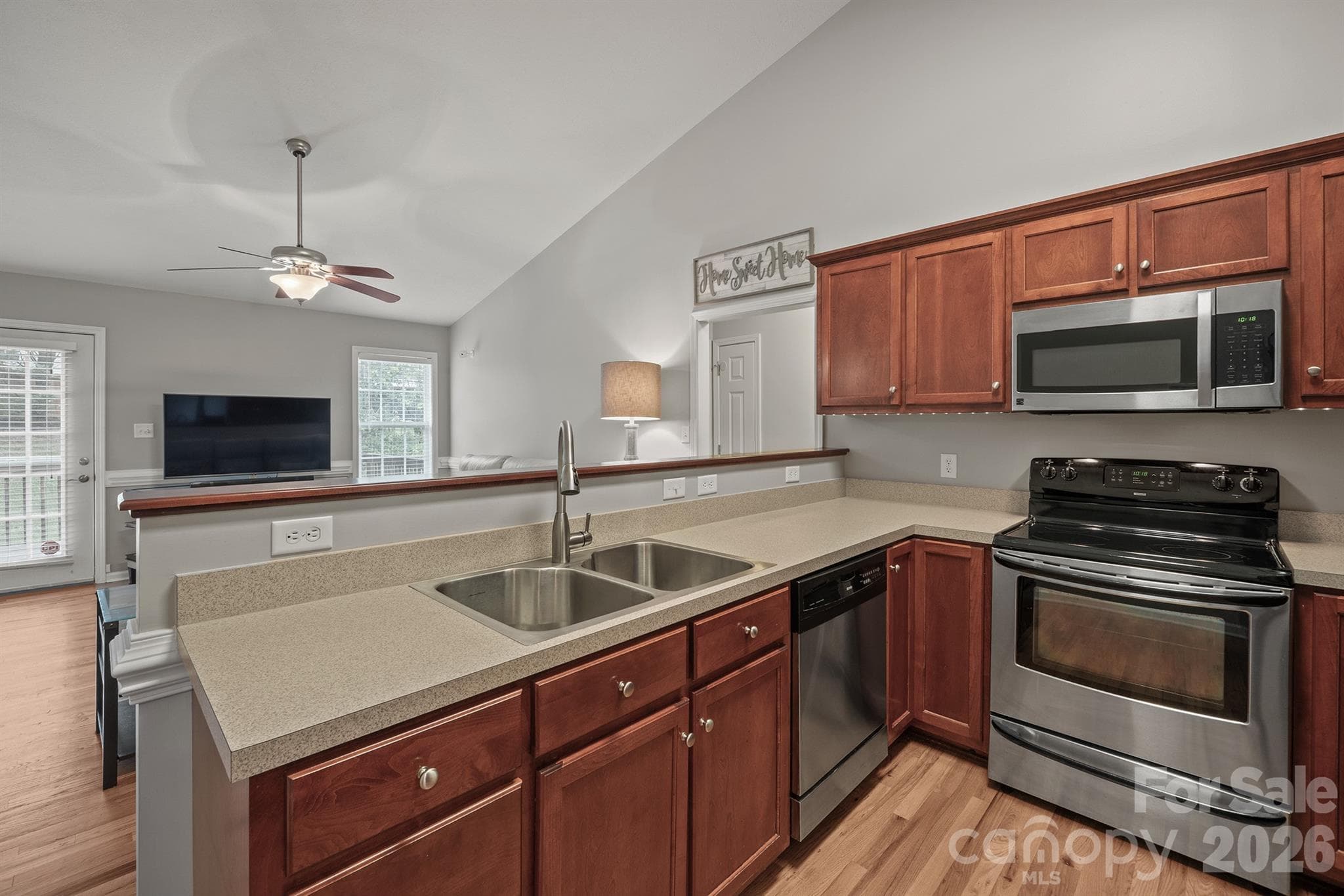Single Family Residence at 215 Pine Meadows Circle, Hickory, photo 10 of 48