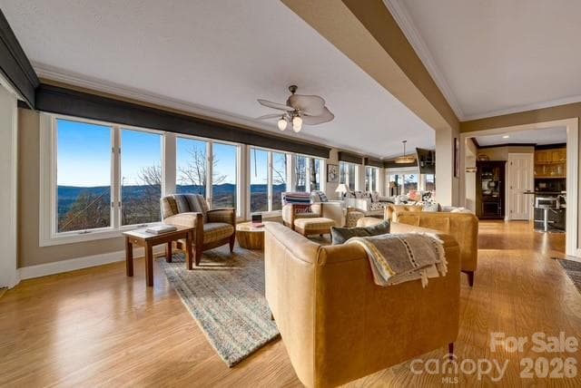 Single Family Residence at 300 Roberts Drive, Hendersonville, photo 2 of 48
