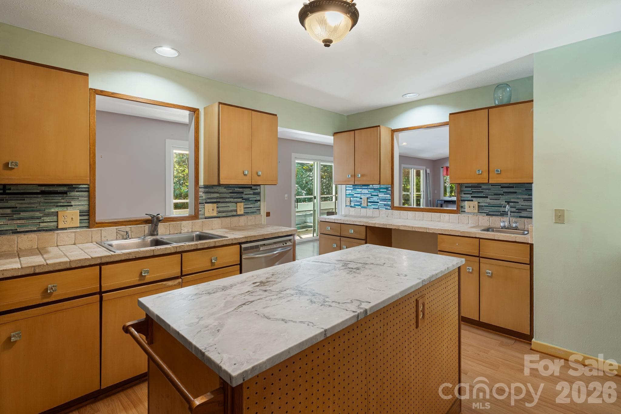 Single Family Residence at Hendersonville, photo 9 of 64