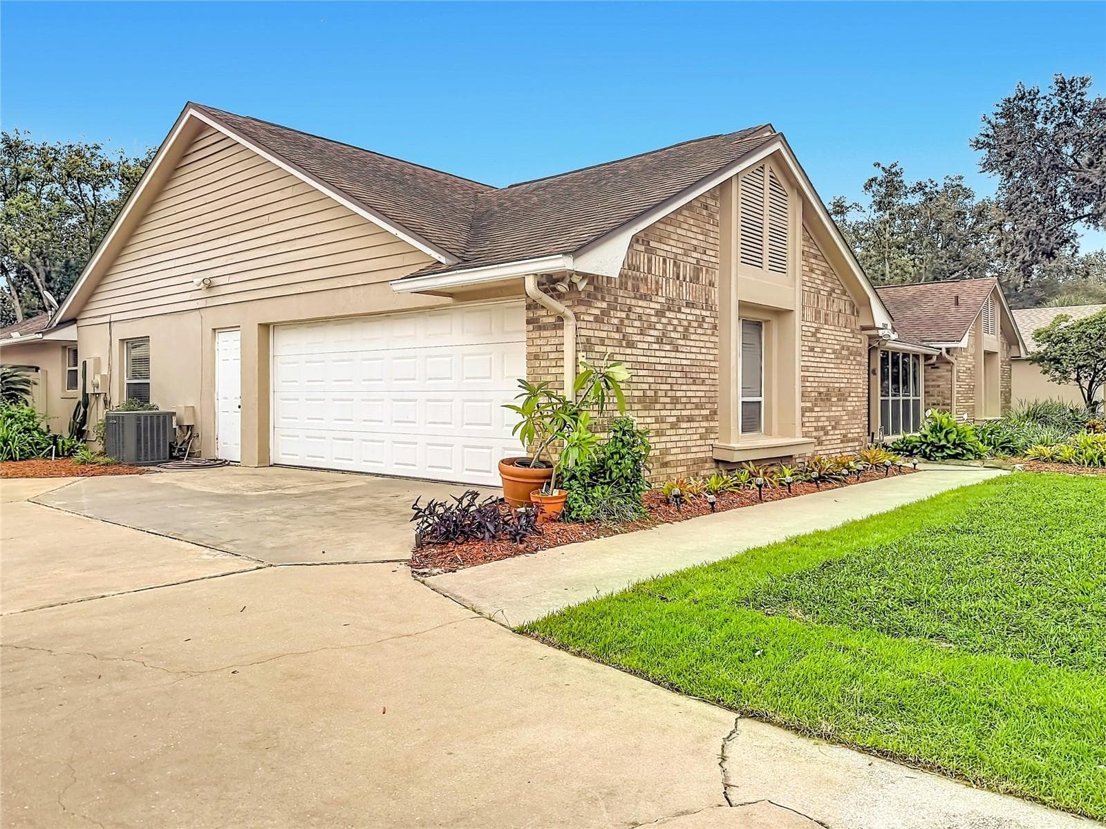 Single Family Residence at 5427 SAGO PALM CT, ORLANDO, photo 3 of 49