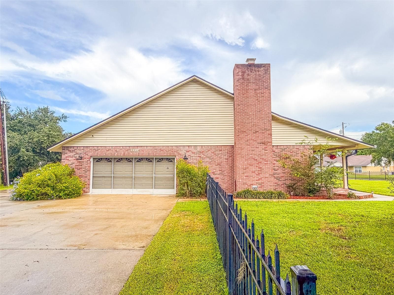 Single Family Residence at 1290 E GILBERT ST, BARTOW, photo 3 of 49