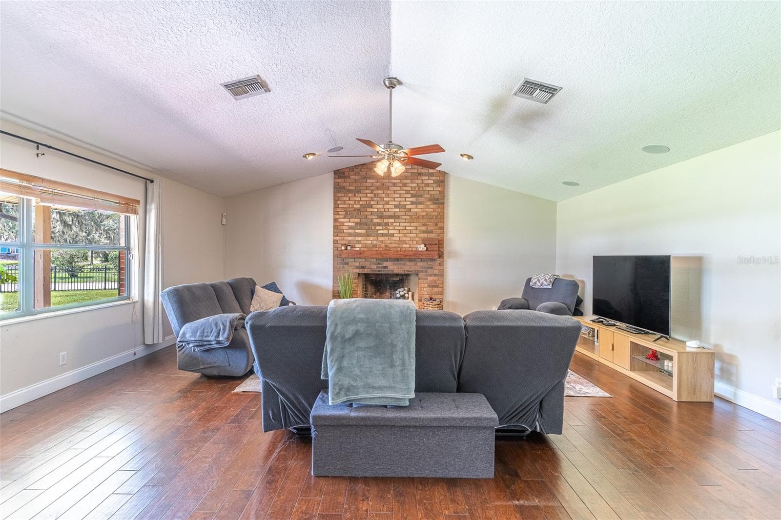 Single Family Residence at 1290 E GILBERT ST, BARTOW, photo 5 of 49
