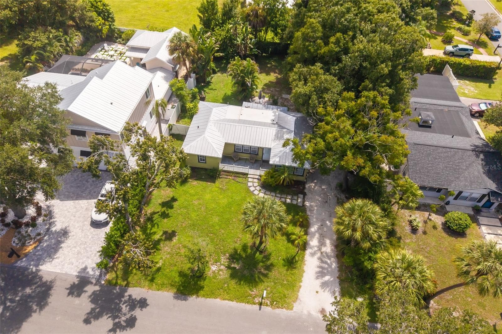 Single Family Residence at 2316 GULL LN, SARASOTA, photo 2 of 45
