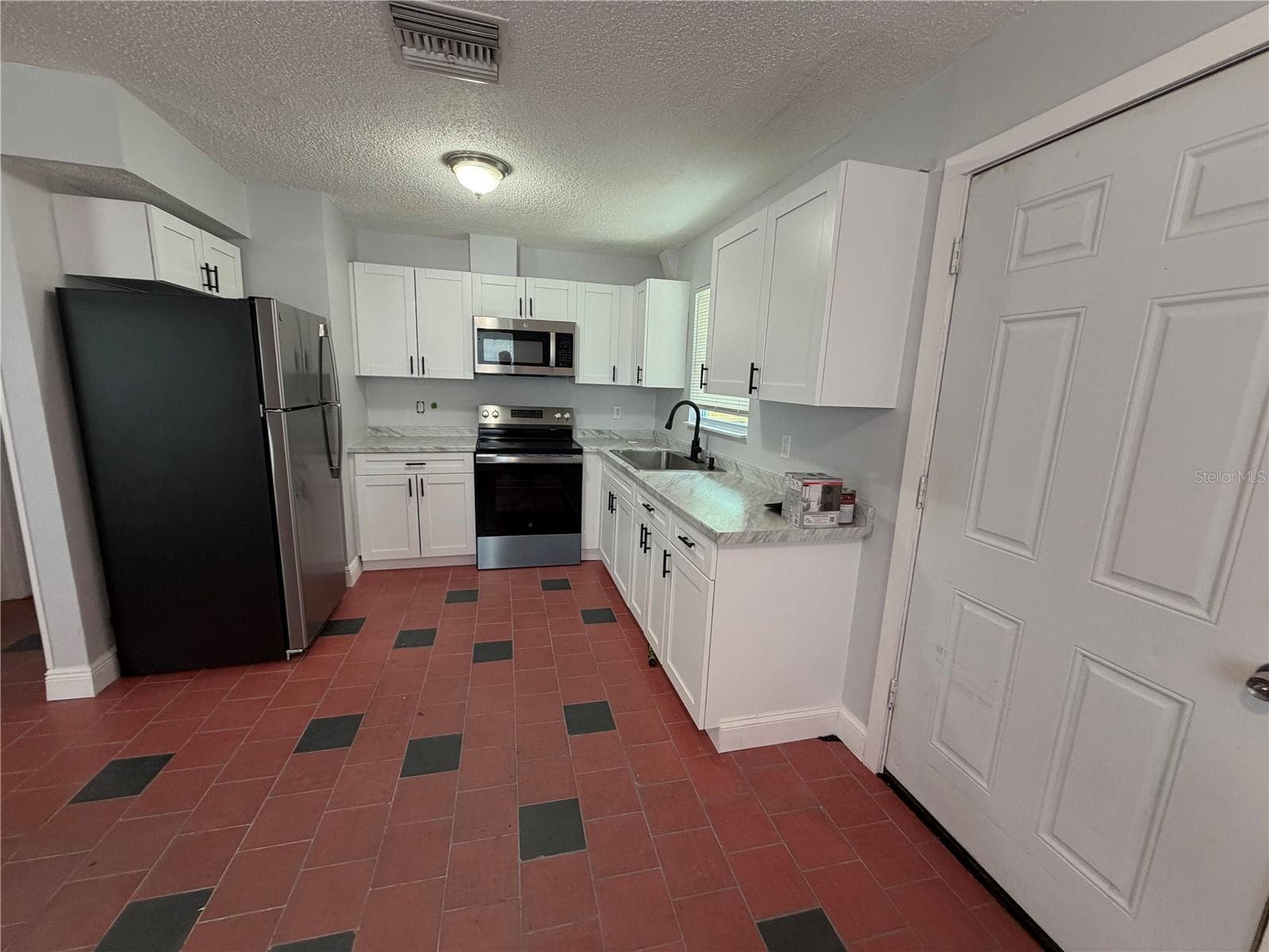 Duplex at 3096 GREEN ACRES AVE, LARGO, photo 6 of 44