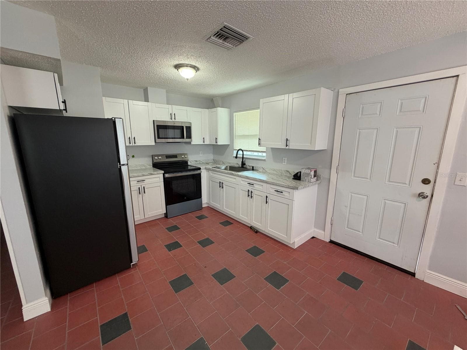 Duplex at 3096 GREEN ACRES AVE, LARGO, photo 7 of 44