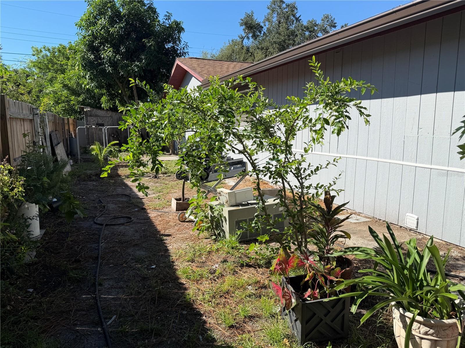 Duplex at 3096 GREEN ACRES AVE, LARGO, photo 39 of 44