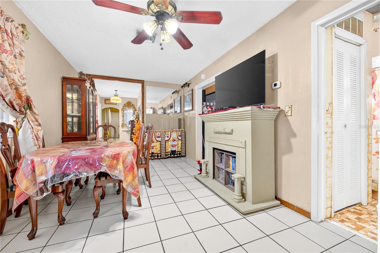 Single Family Residence at 500 E 40TH ST, HIALEAH, photo 11 of 36