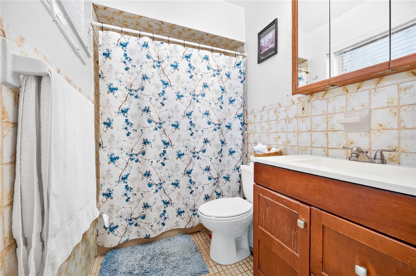 2 bath - 500 E 40TH ST, HIALEAH