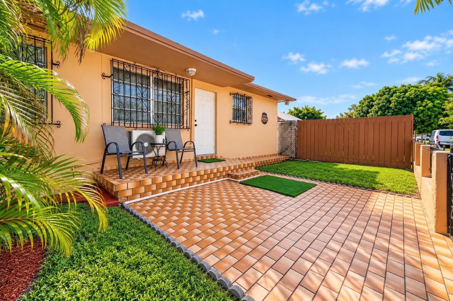 2 entrance - 500 E 40TH ST, HIALEAH
