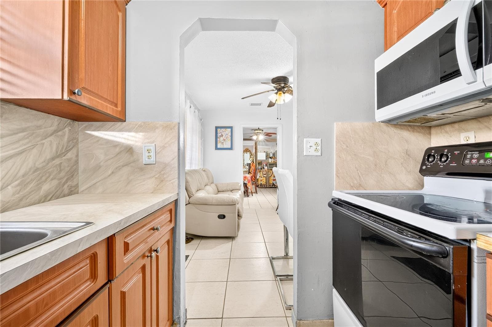 Single Family Residence at 500 E 40TH ST, HIALEAH, photo 24 of 36