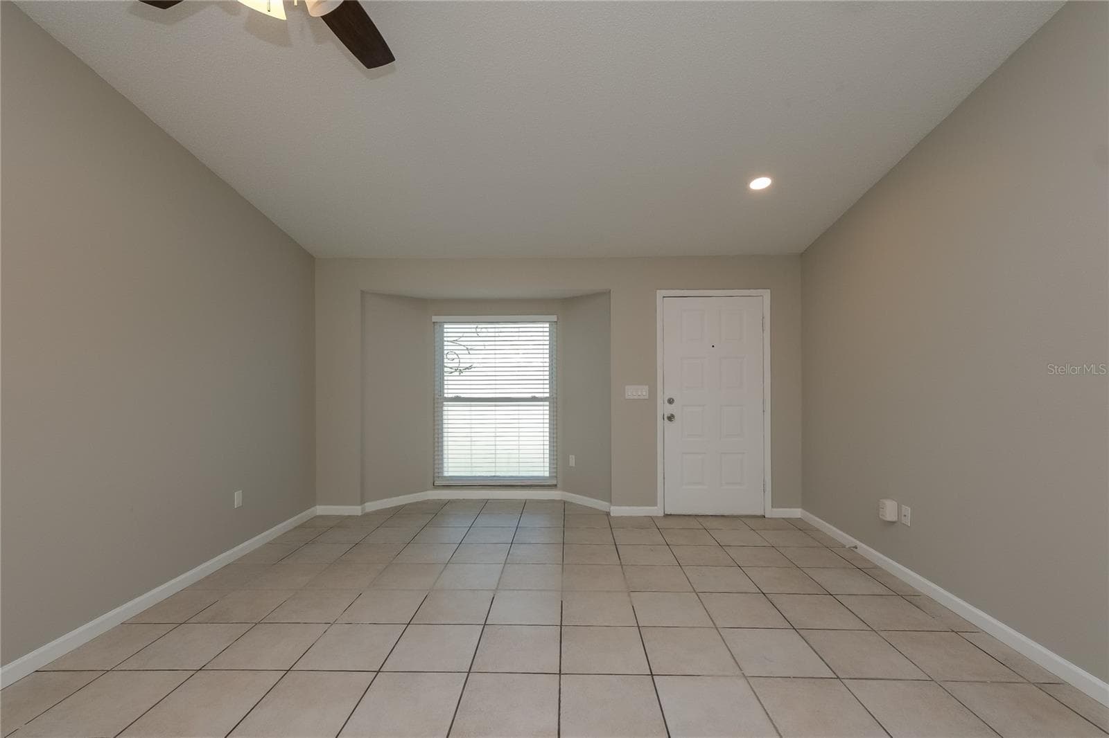 Single Family Residence at 13424 SILVERCREEK DR, RIVERVIEW, photo 2 of 15