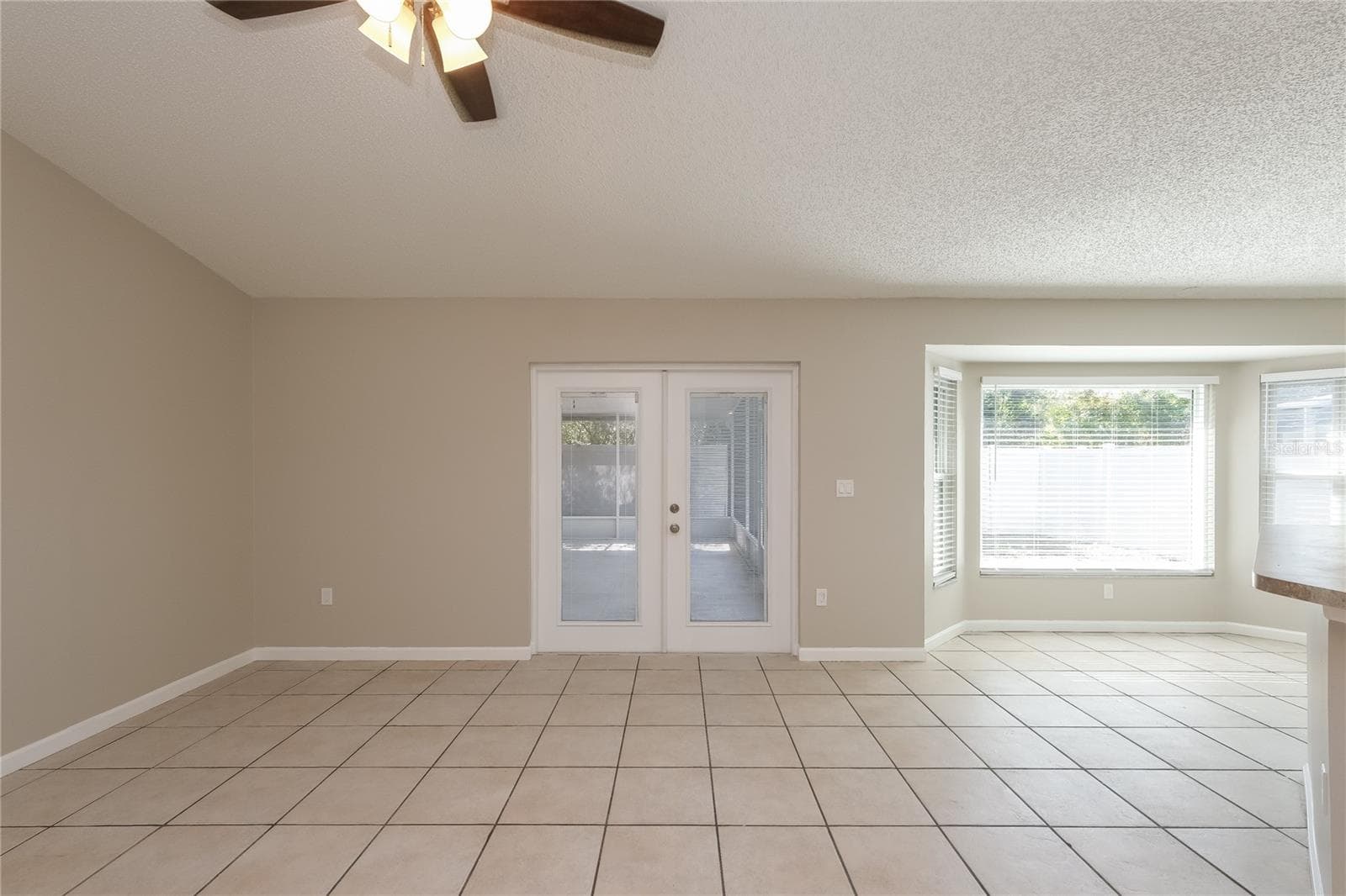 Single Family Residence at 13424 SILVERCREEK DR, RIVERVIEW, photo 9 of 15