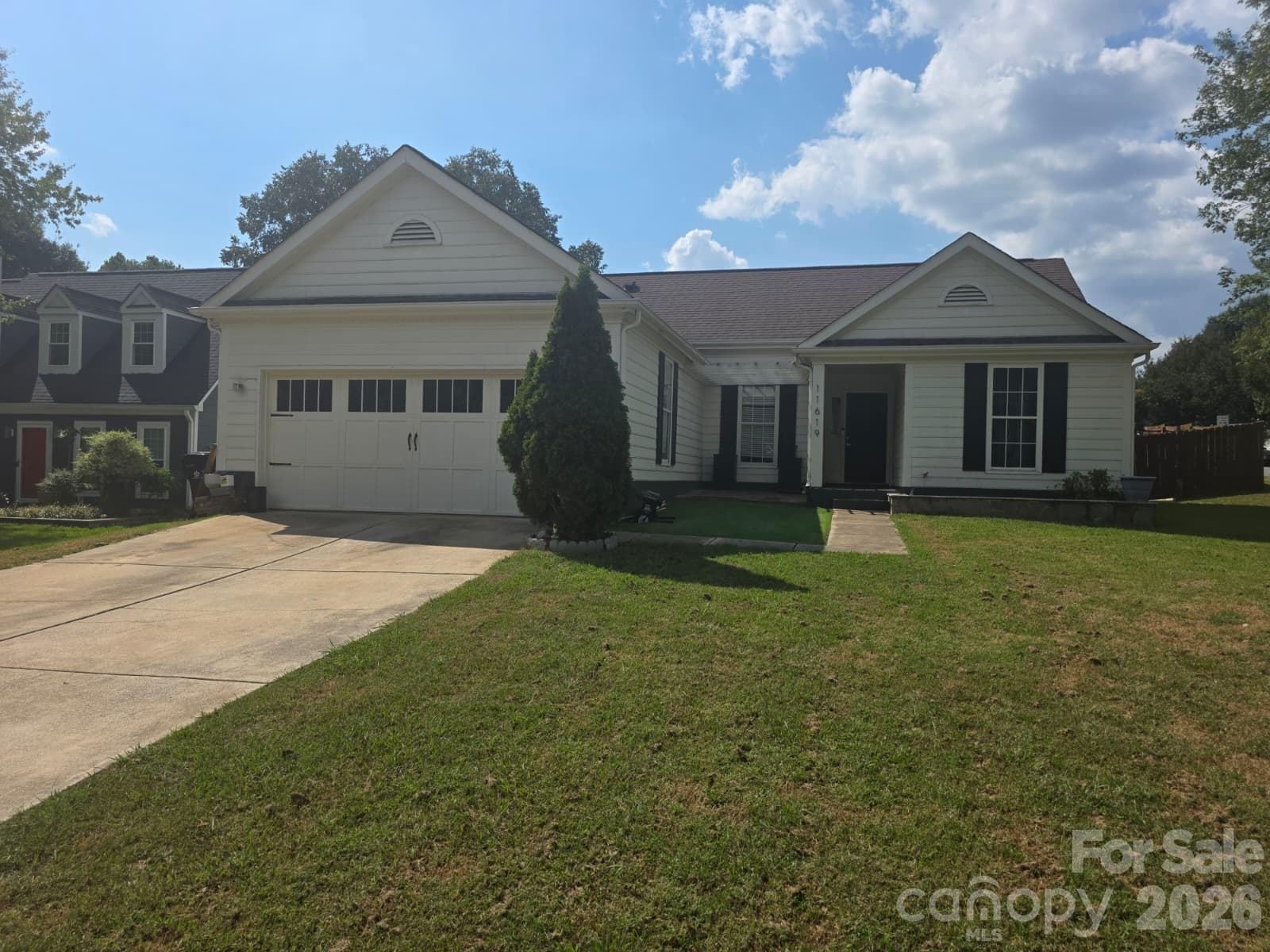 Single Family Residence at 11619 Bowsby Court, Charlotte, photo 6 of 9
