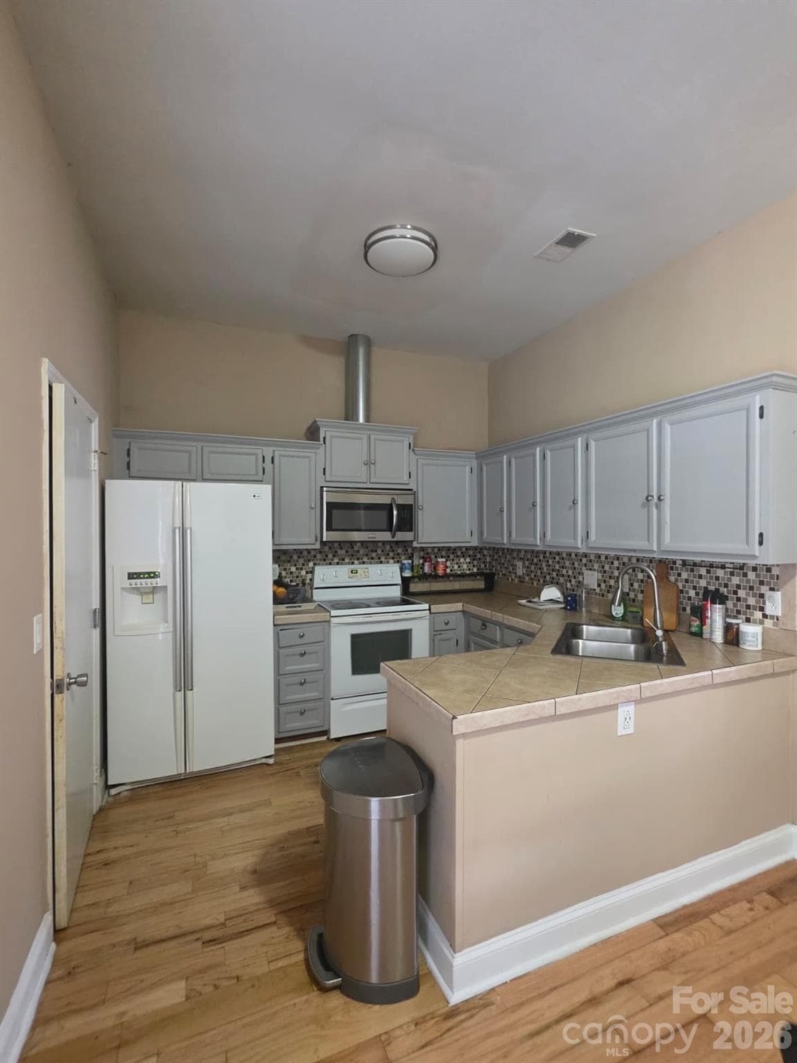 Single Family Residence at 11619 Bowsby Court, Charlotte, photo 7 of 9
