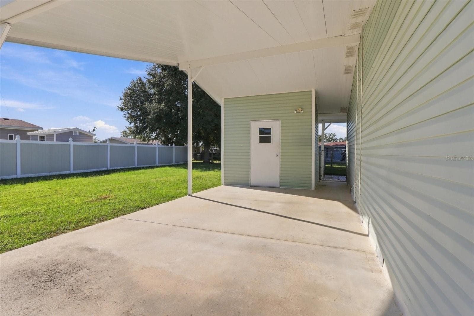 Manufactured Home at 6622 SW 84TH ST, OCALA, photo 5 of 39