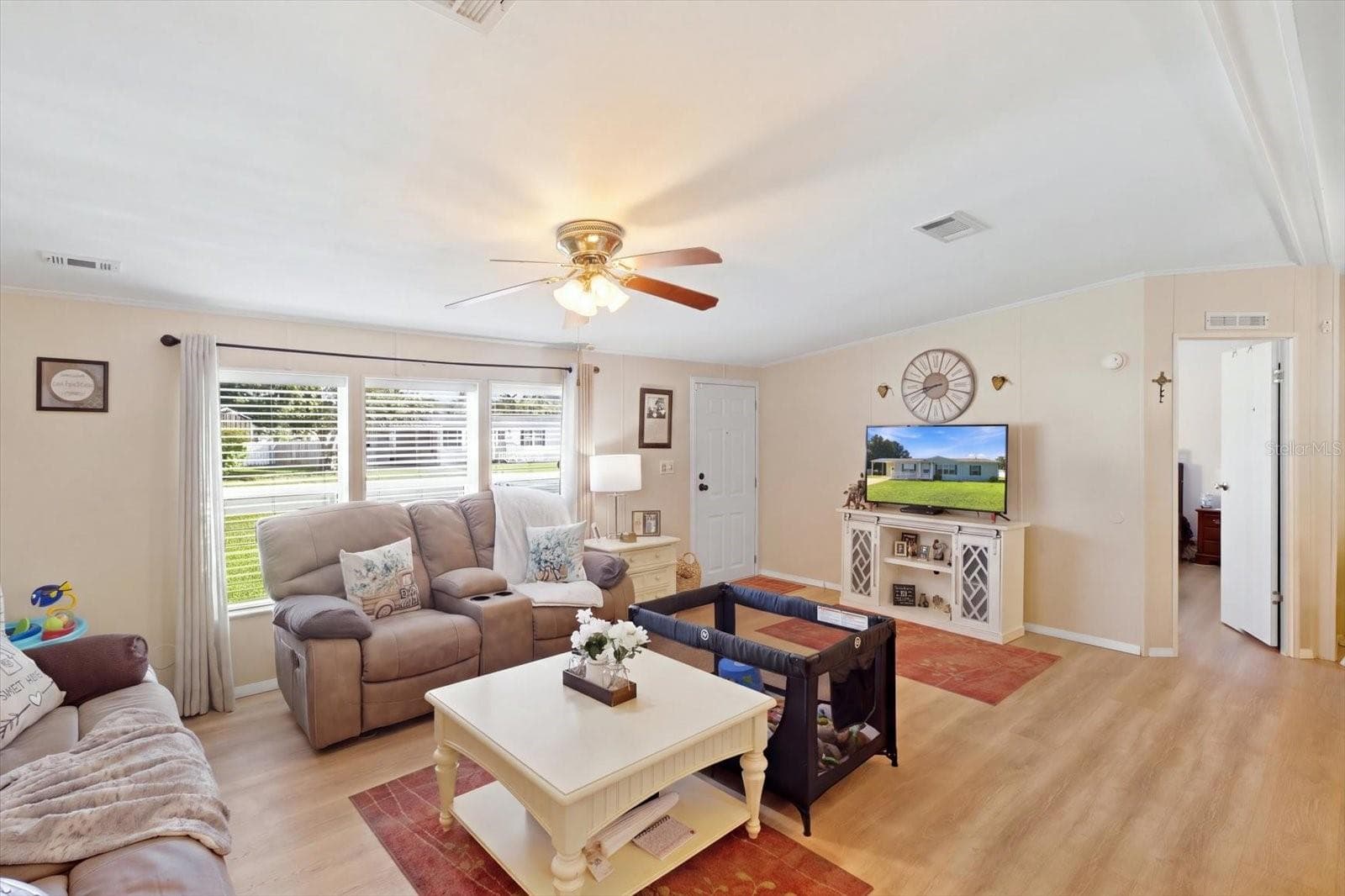 Manufactured Home at 6622 SW 84TH ST, OCALA, photo 9 of 39