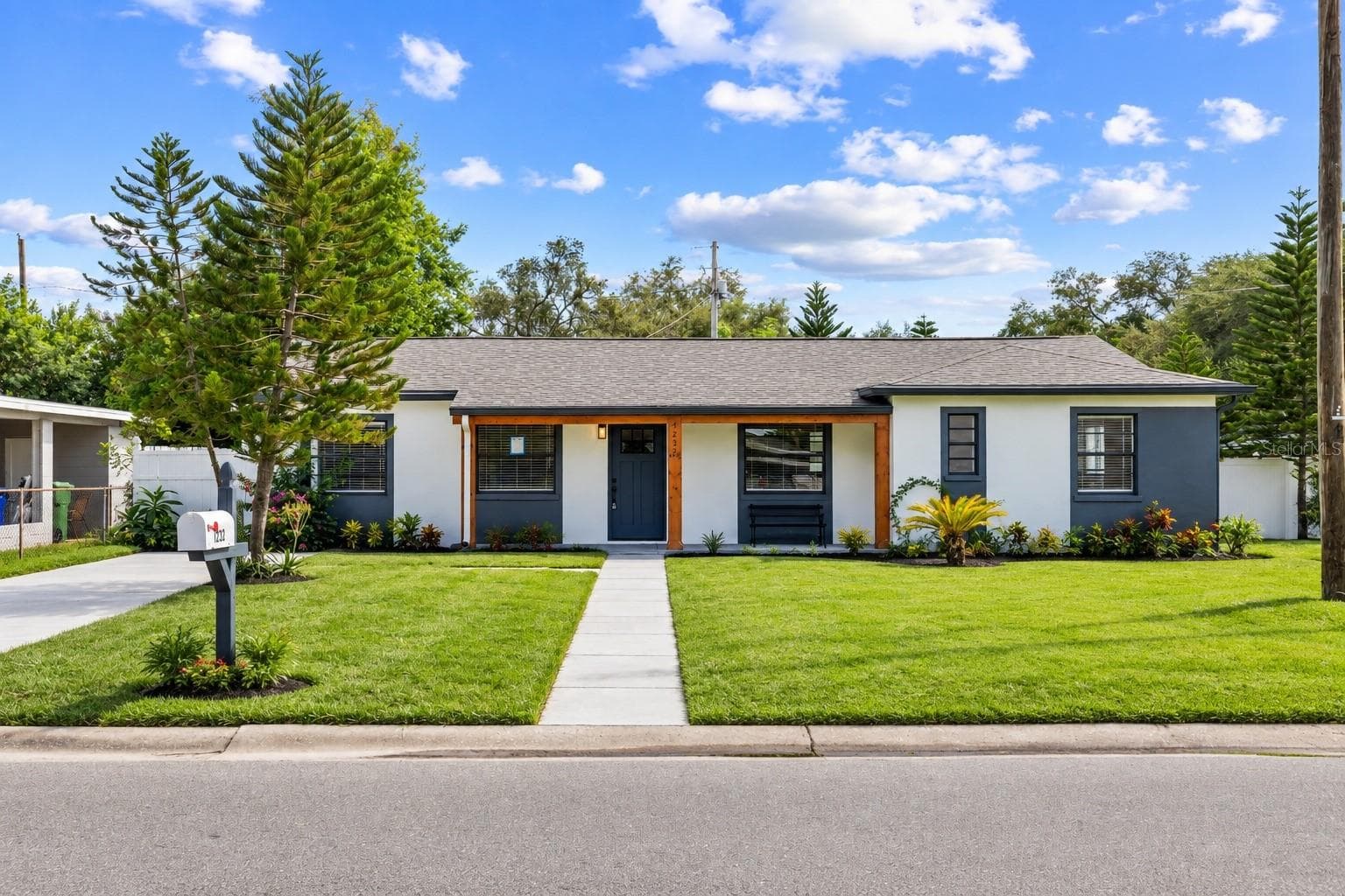 Single Family Residence at 4232 W BAY VIEW AVE, TAMPA, photo 3 of 49