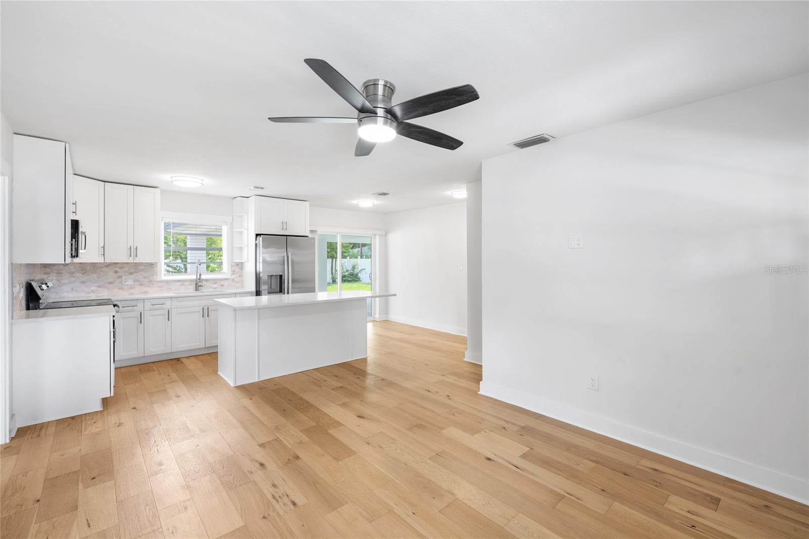 Single Family Residence at 4232 W BAY VIEW AVE, TAMPA, photo 9 of 49