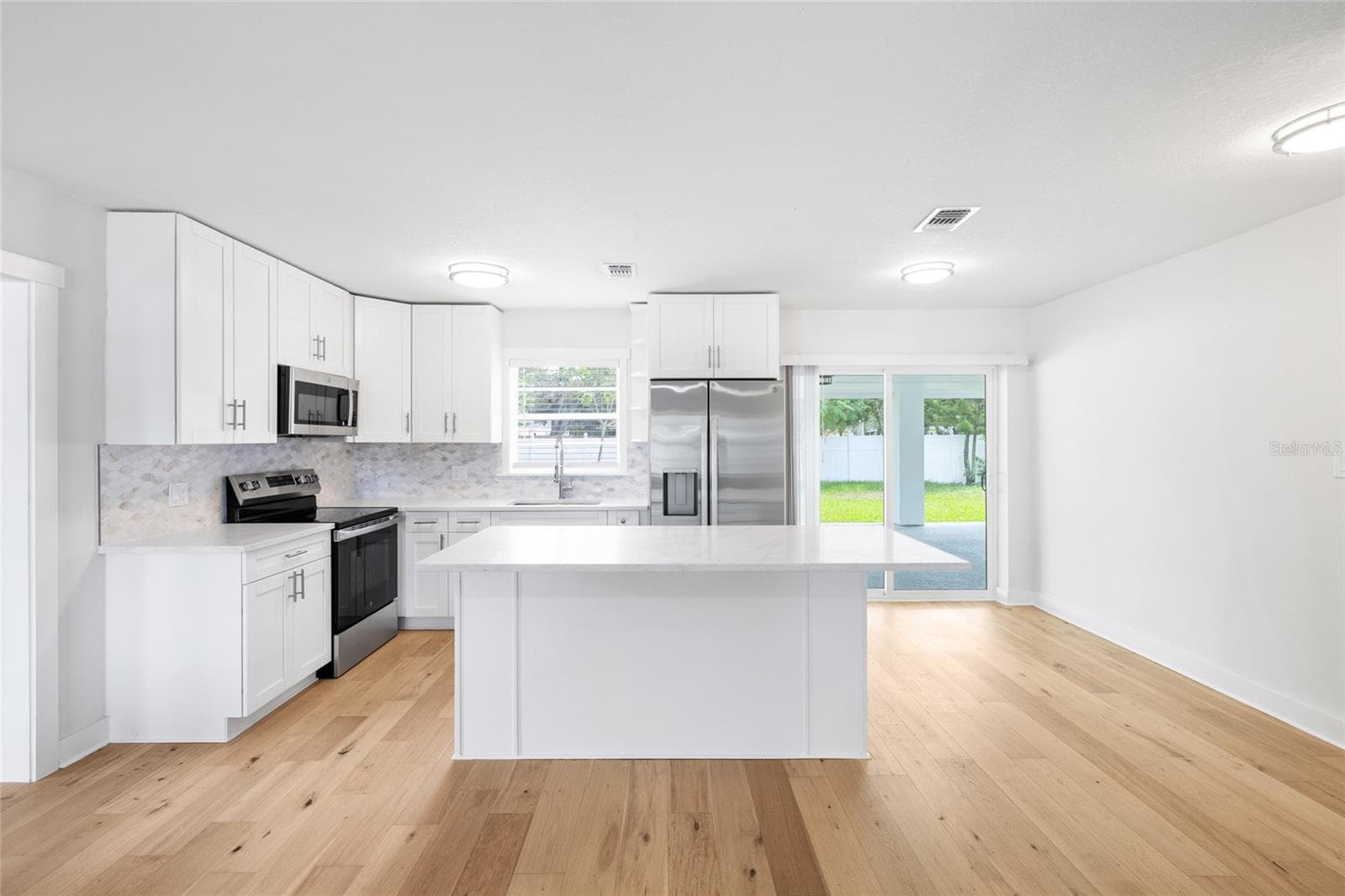 Single Family Residence at 4232 W BAY VIEW AVE, TAMPA, photo 11 of 49