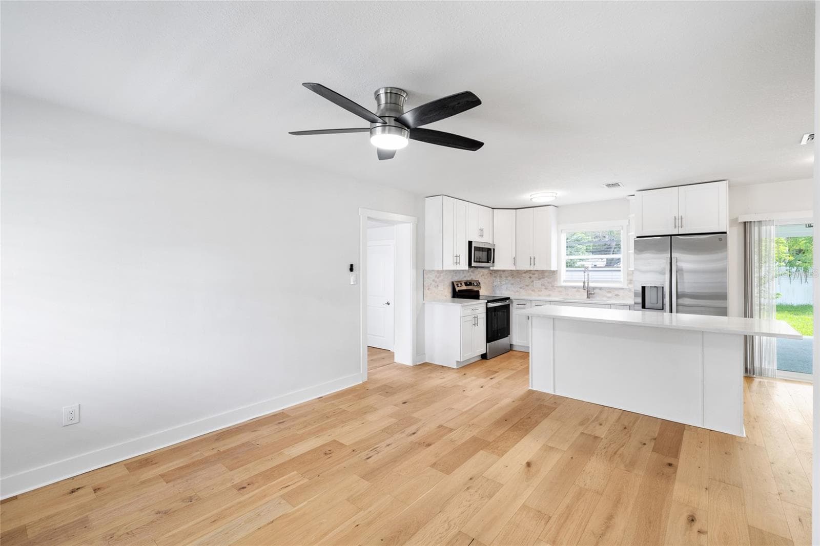Single Family Residence at 4232 W BAY VIEW AVE, TAMPA, photo 13 of 49