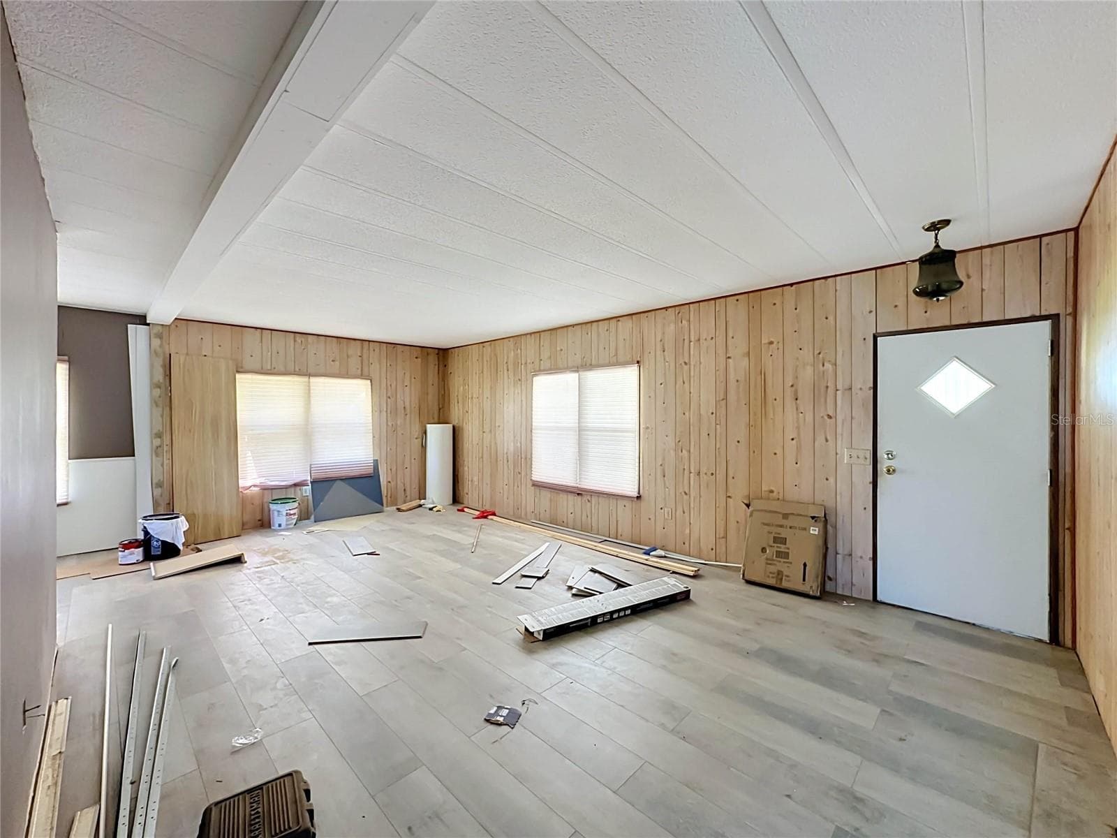 Mobile Home at 3019 REDBUD LN, LAKELAND, photo 9 of 31
